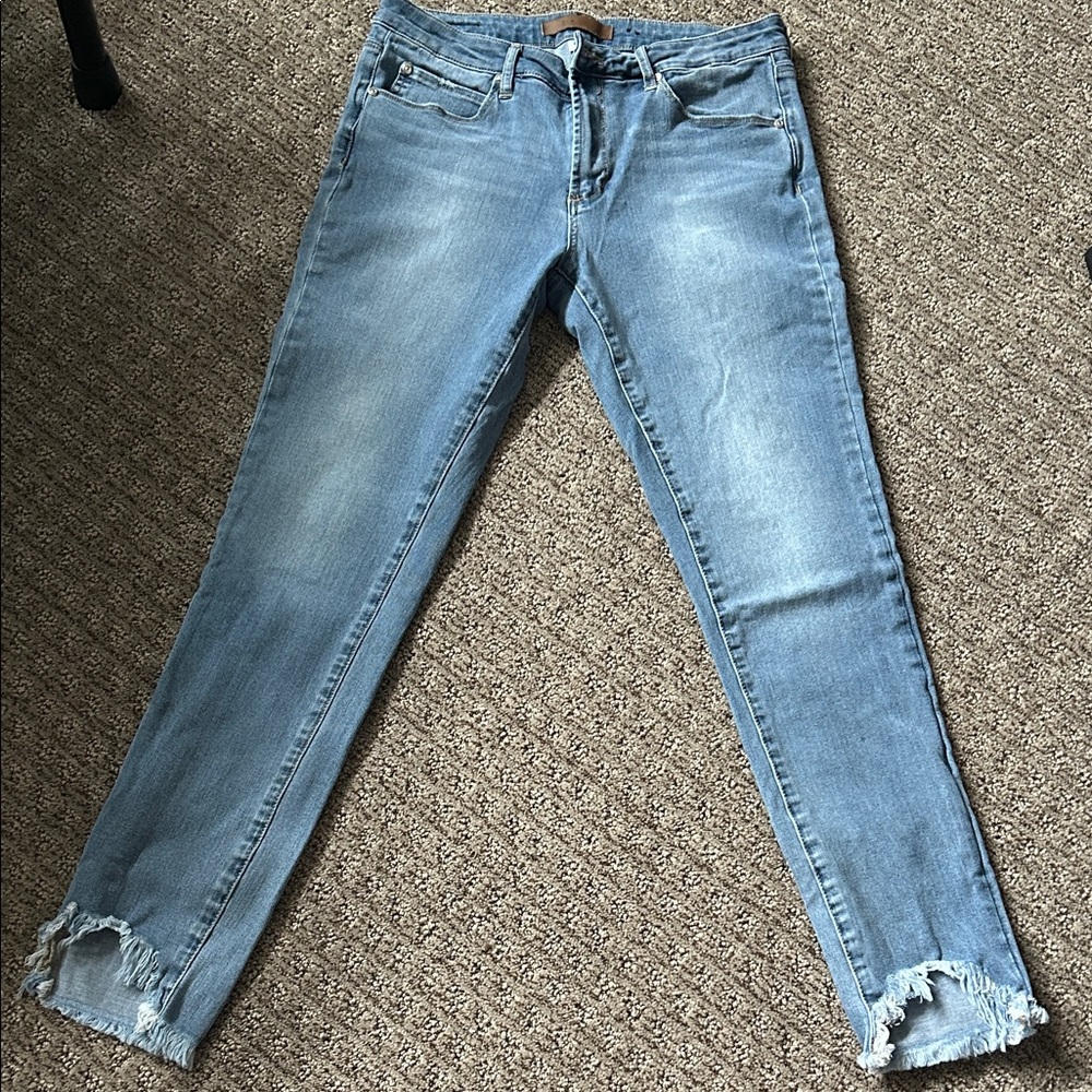 Leith Light Blue Cropped Jeans with Frayed Hem